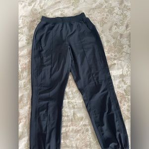 Lululemon black joggers size 4